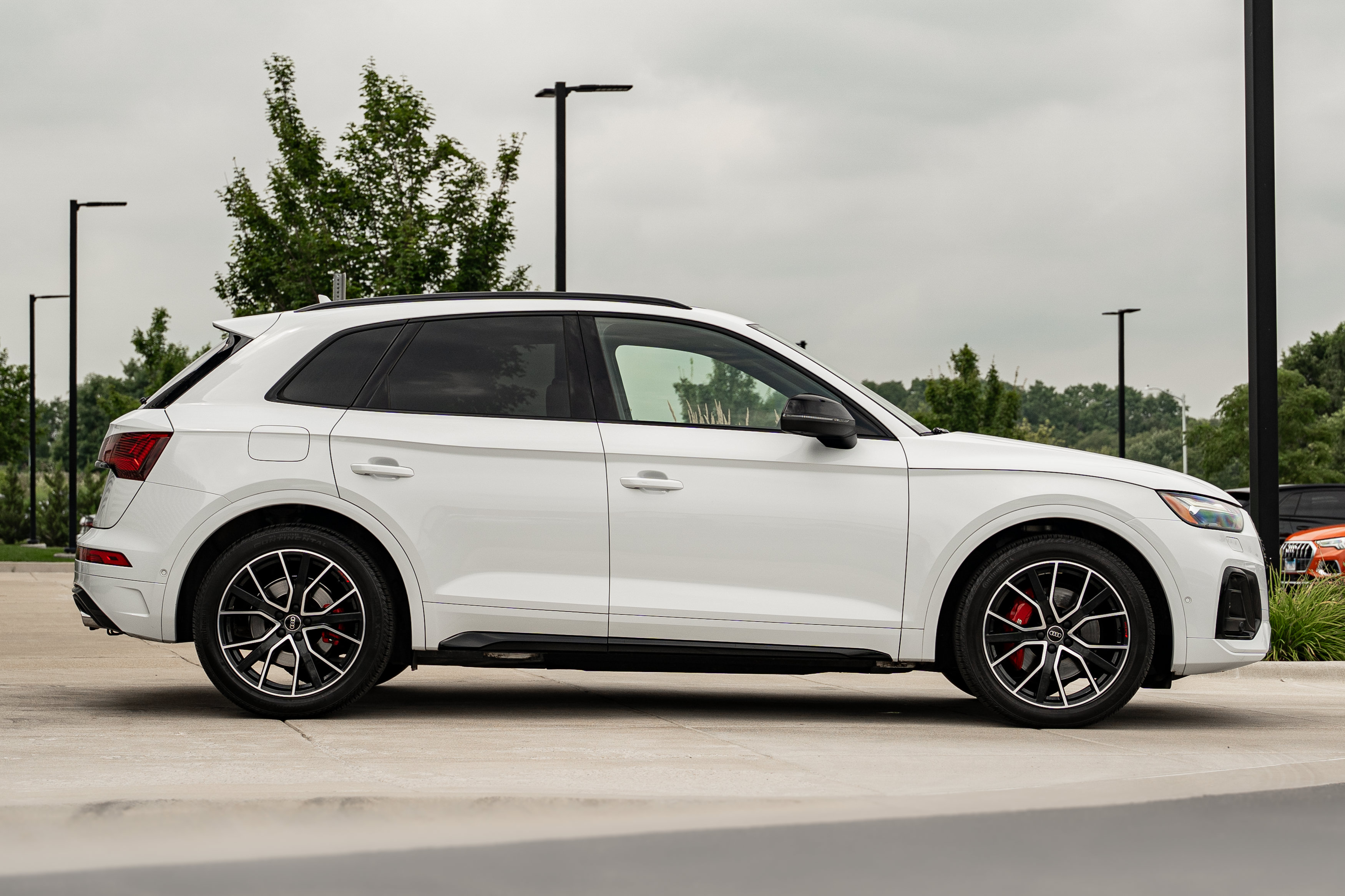 Certified 2023 Audi SQ5 Prestige w/ Prestige Package AWD/4WD image 3