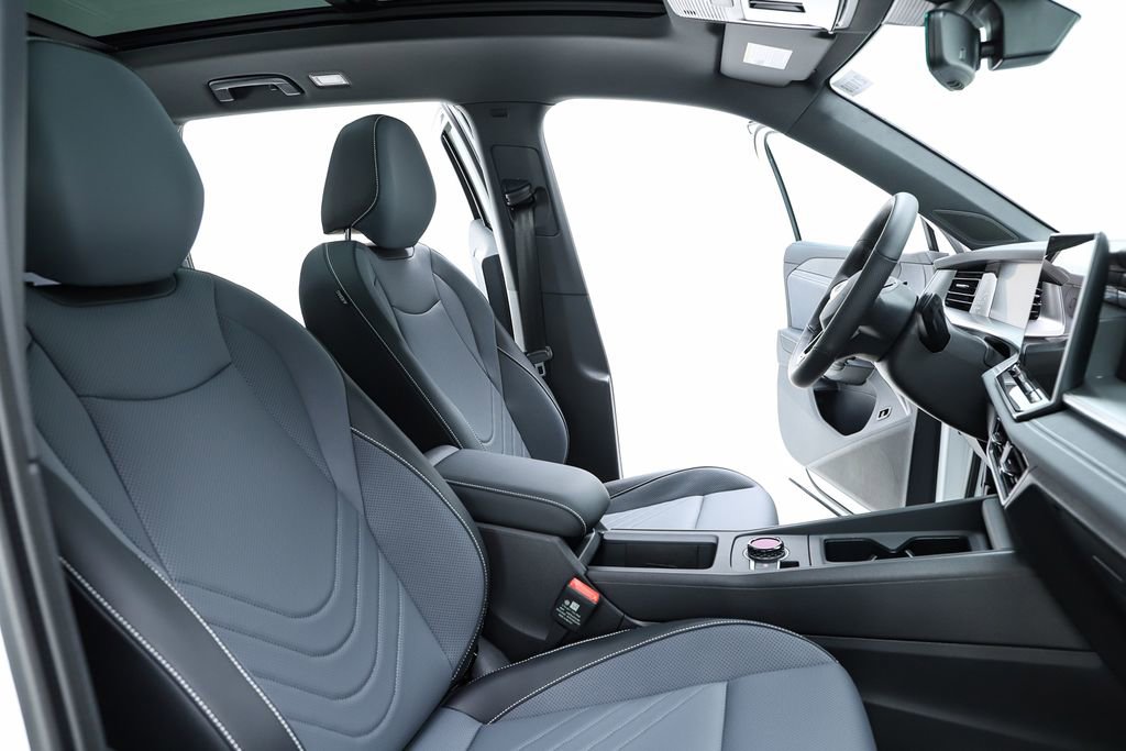 New 2026 Volkswagen Tiguan SE R-Line image 75