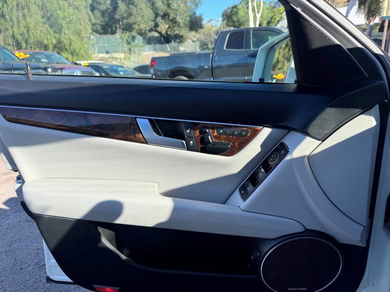 Used 2012 Mercedes-Benz C 250 Sedan image 4