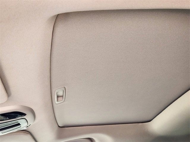 Used 2022 Subaru Outback Touring w/ Popular Package #2 image 27