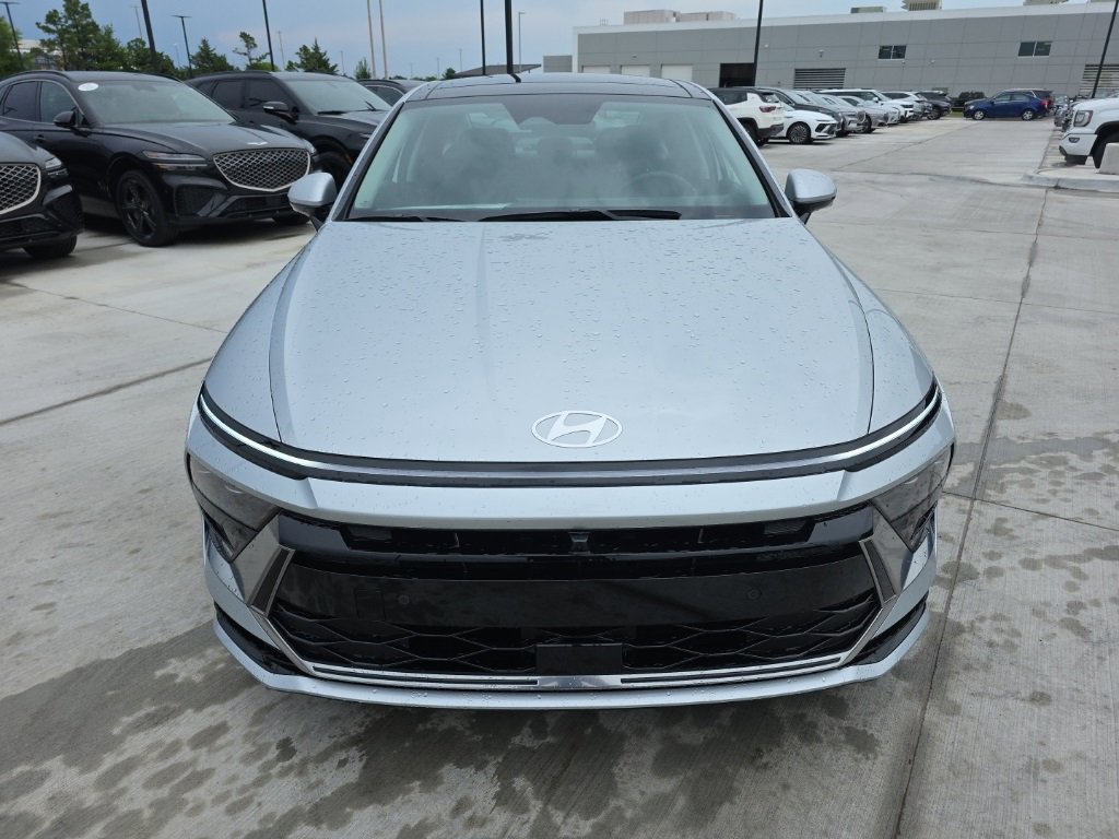 New 2025 Hyundai Sonata Limited image 8