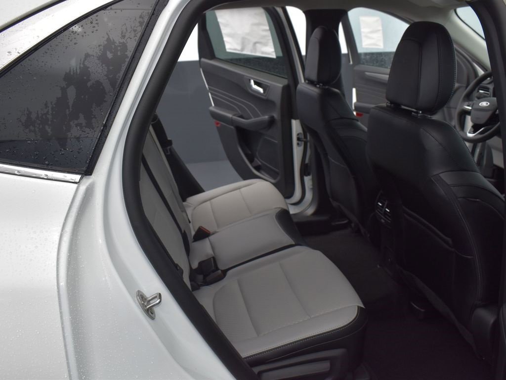 New 2025 Ford Escape SE image 14