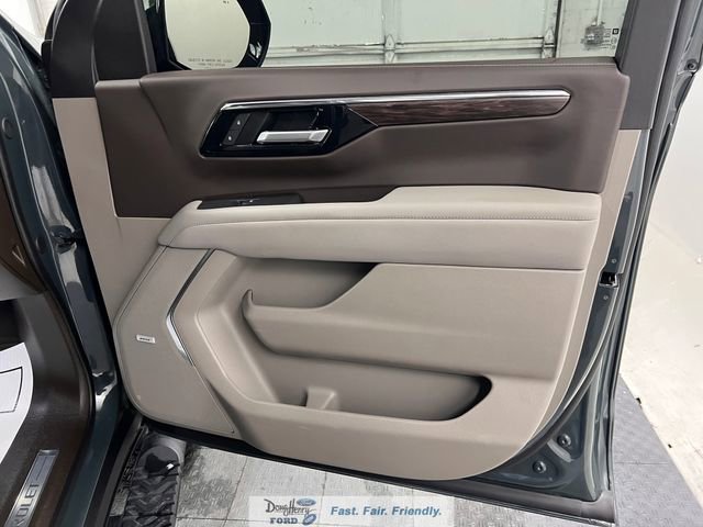 Used 2025 Chevrolet Tahoe Z71 w/ Comfort Package image 42