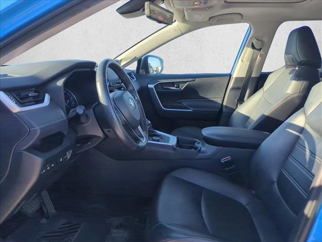 Used 2021 Toyota RAV4 XLE Premium image 12