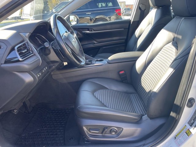 Used 2023 Toyota Camry SE image 8