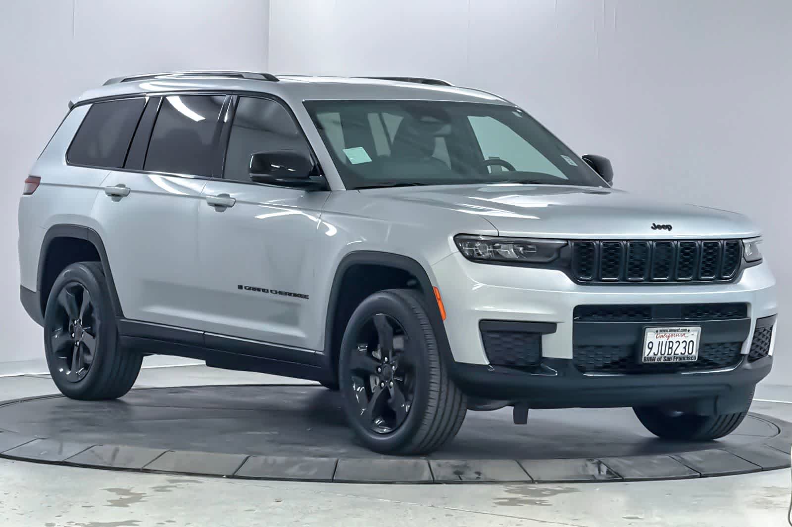 Used 2023 Jeep Grand Cherokee L Laredo AWD/4WD image 9