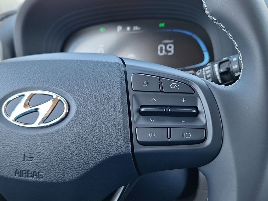New 2025 Hyundai Venue Limited image 17