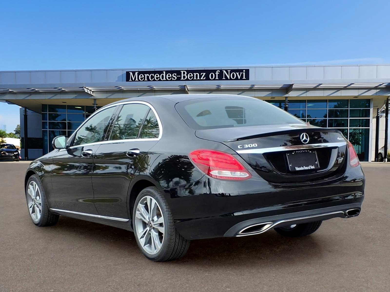 Used 2018 Mercedes-Benz C 300 4MATIC Sedan image 3