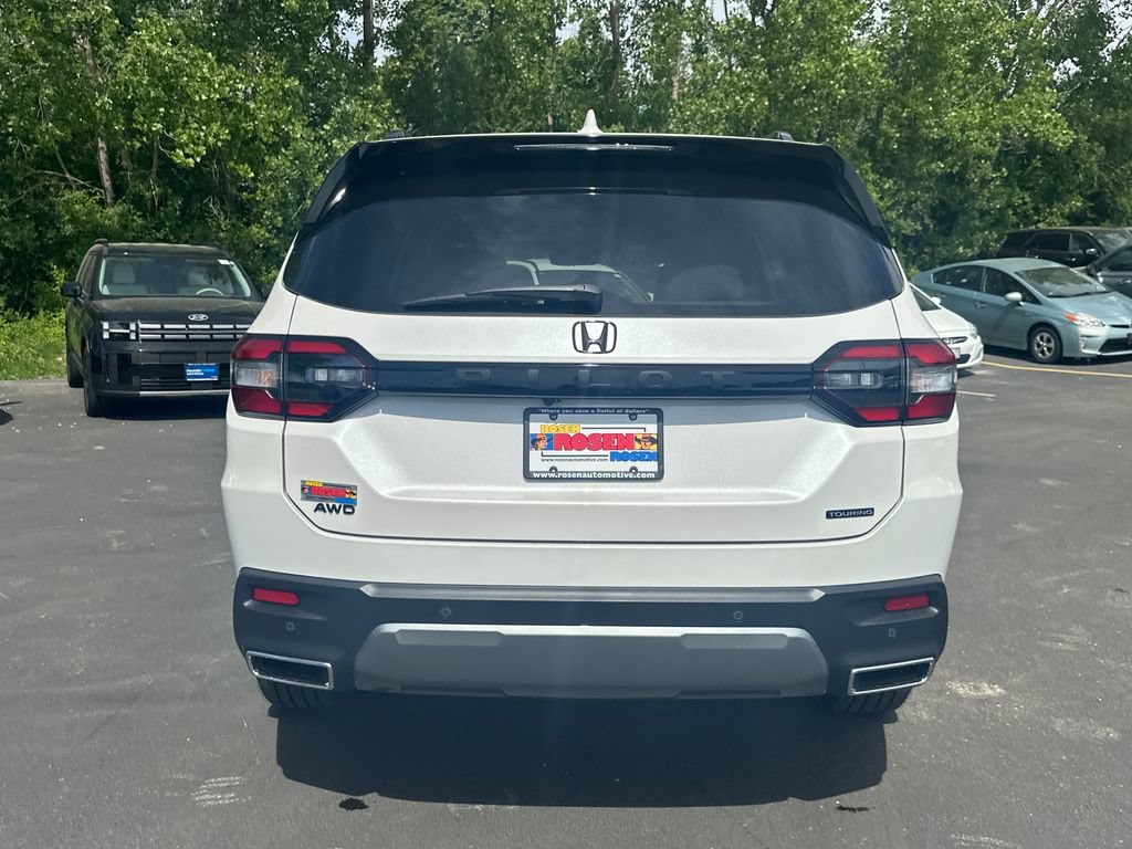 New 2026 Honda Pilot Touring image 4
