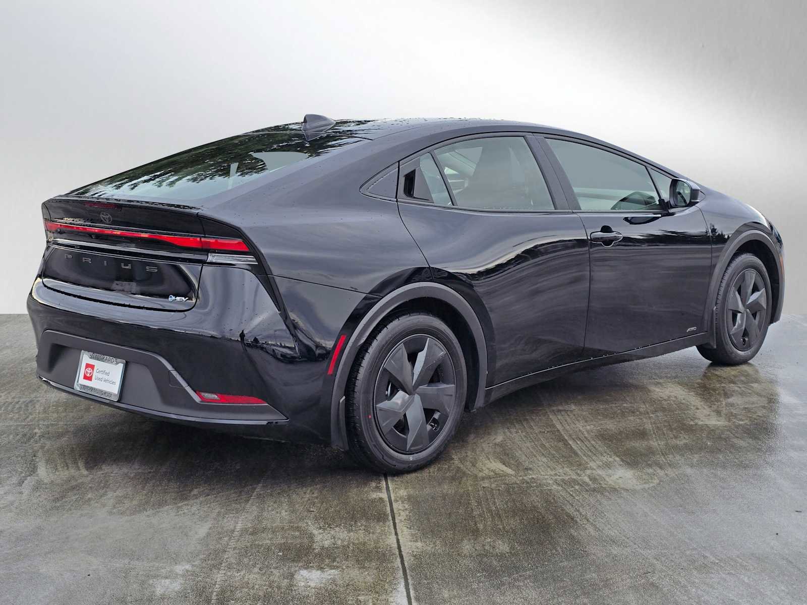 Used 2026 Toyota Prius LE image 7