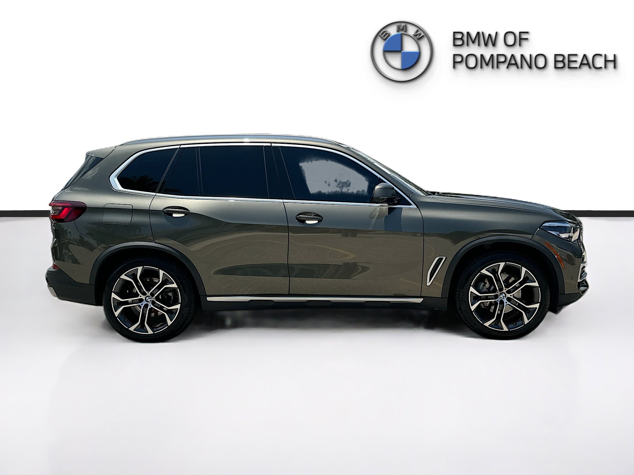 Used 2023 BMW X5 xDrive40i w/ Premium Package AWD/4WD image 8