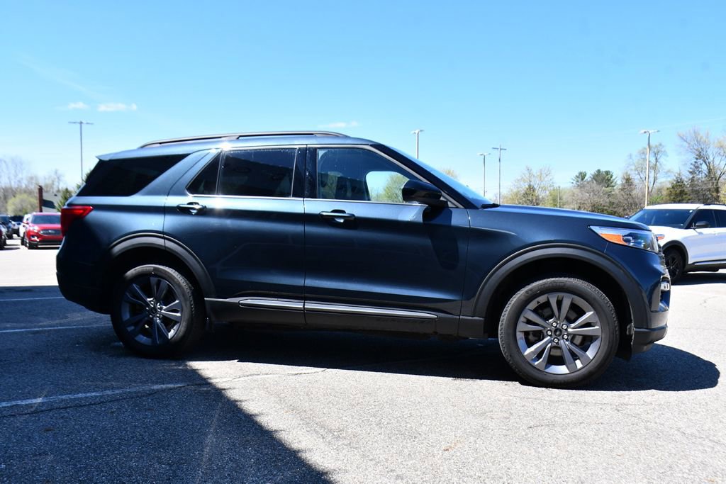 Used 2024 Ford Explorer XLT w/ Equipment Group 202A AWD/4WD image 8