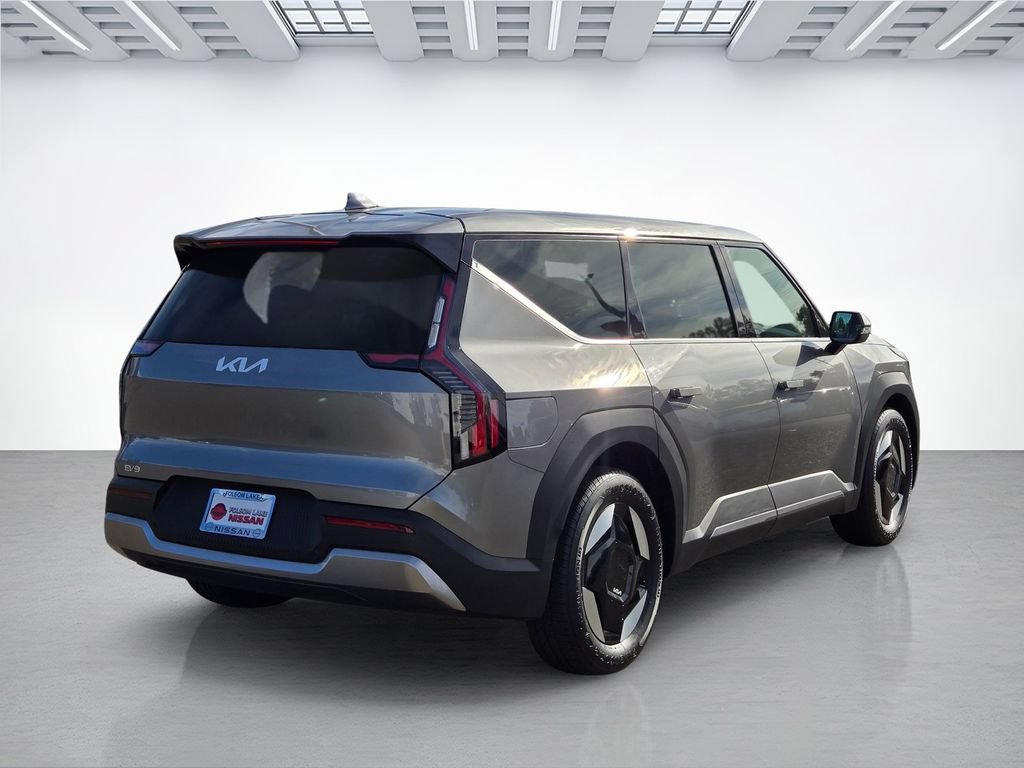 Used 2024 Kia EV9 Light Long Range RWD image 4
