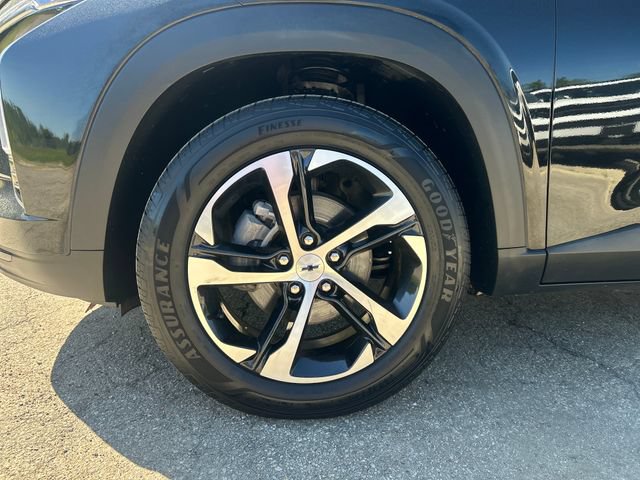 Used 2024 Chevrolet Trax RS w/ Sunroof Package FWD image 12