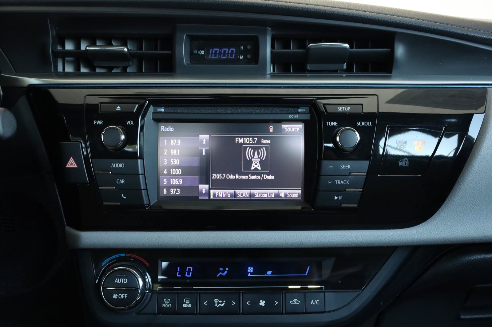 Used 2014 Toyota Corolla LE FWD image 38