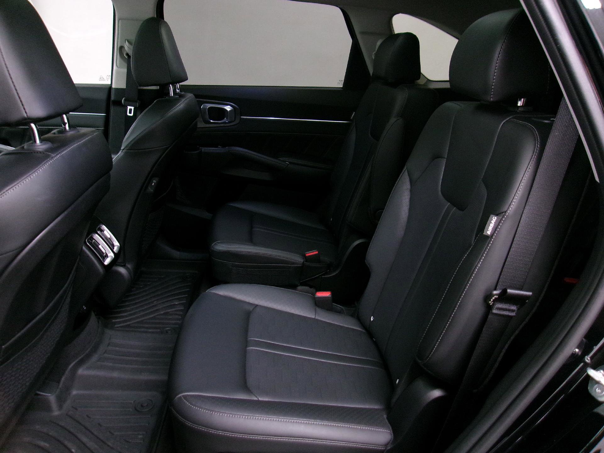 Used 2024 Kia Sorento SX image 11