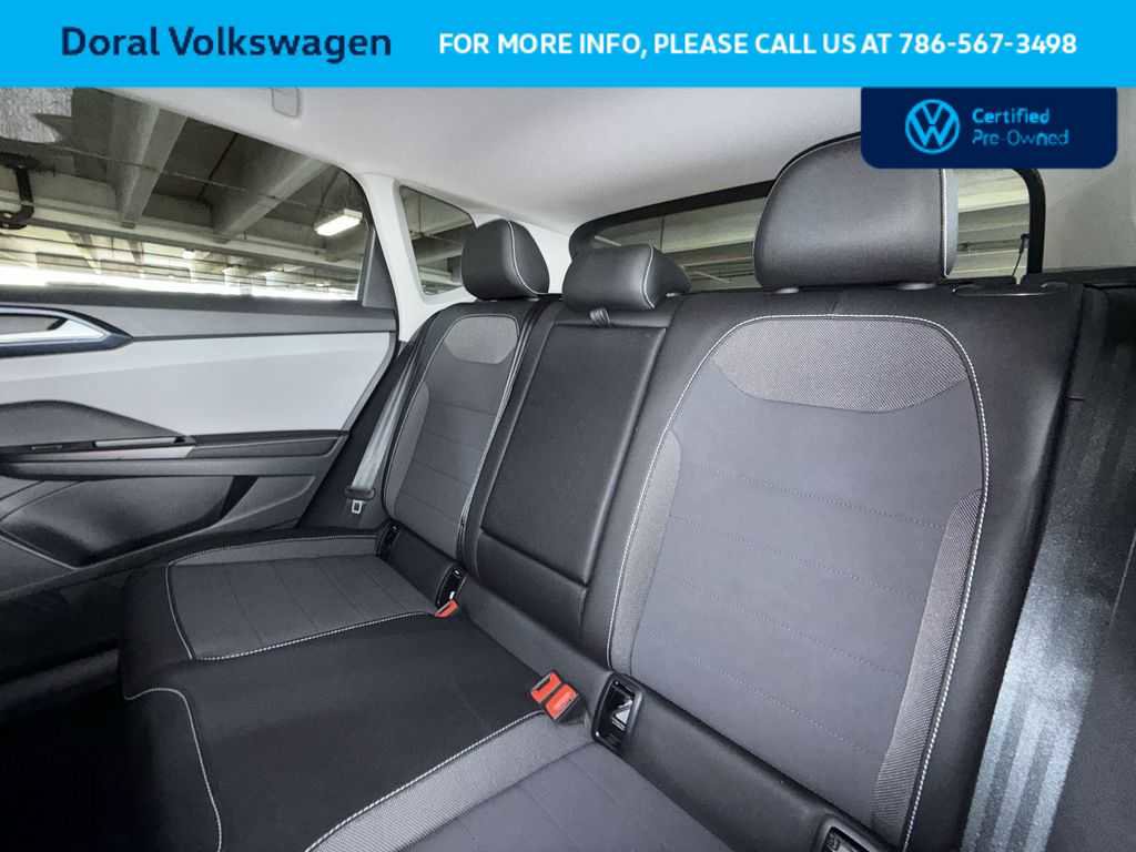 Certified 2024 Volkswagen Taos SE FWD image 22
