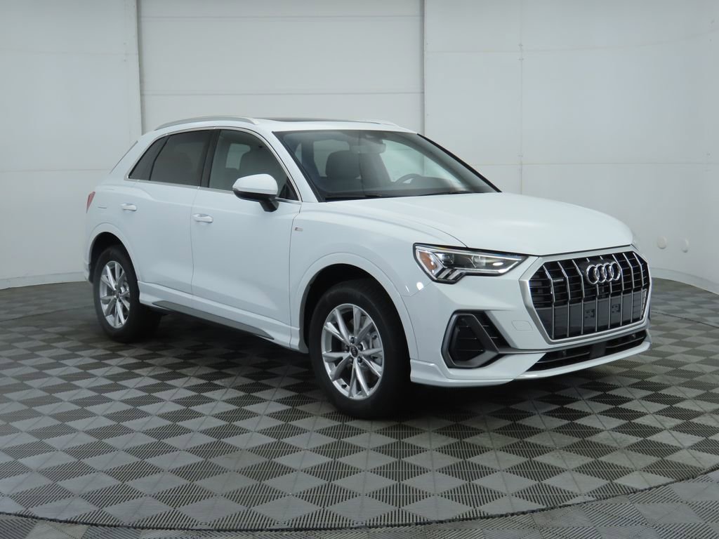 Used 2025 Audi Q3 2.0T Premium w/ Convenience Package image 4