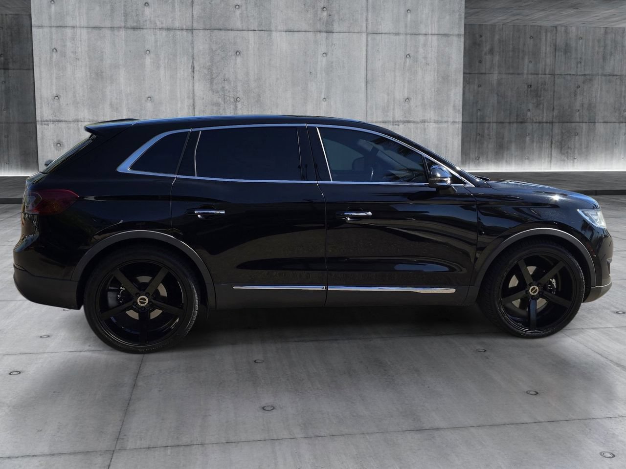 Used 2016 Lincoln MKX Select w/ Select Plus Package FWD image 48