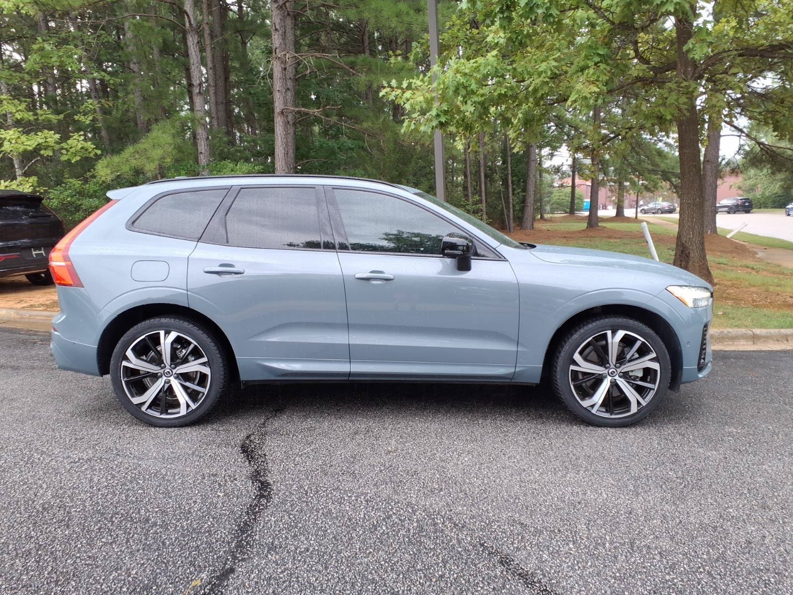 Certified 2024 Volvo XC60 T8 Ultimate w/ Protection Package Premier AWD/4WD image 2