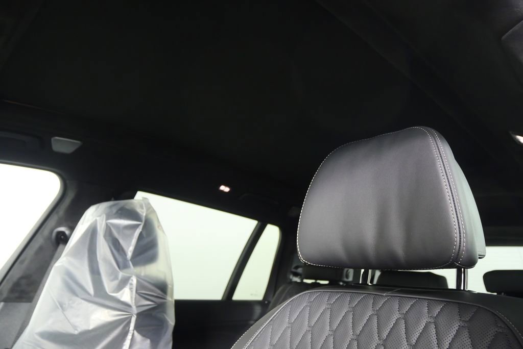 Used 2026 BMW X7 M60i image 12