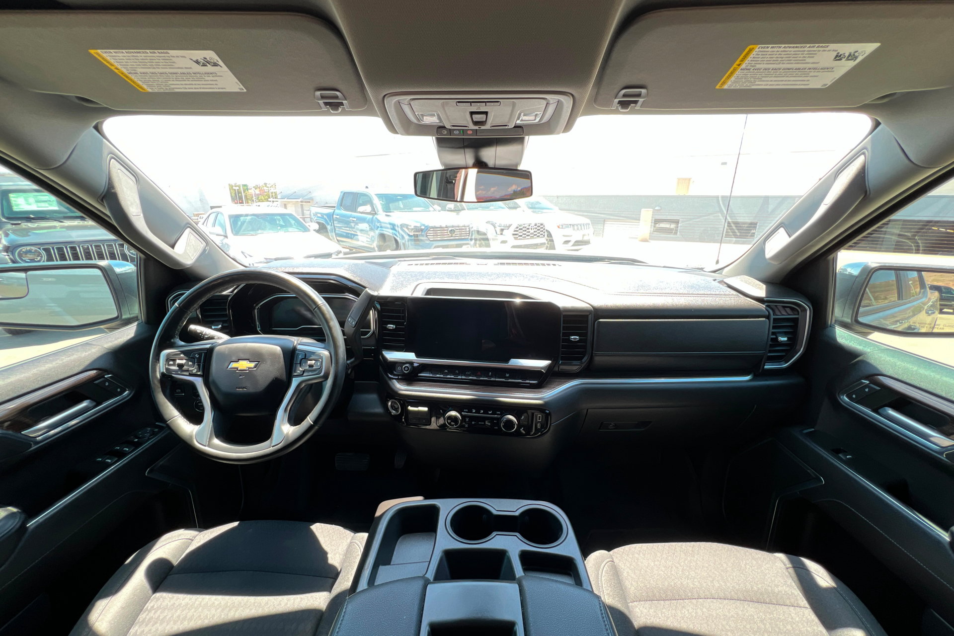 Used 2023 Chevrolet Silverado 1500 LT w/ Convenience Package II AWD/4WD image 10