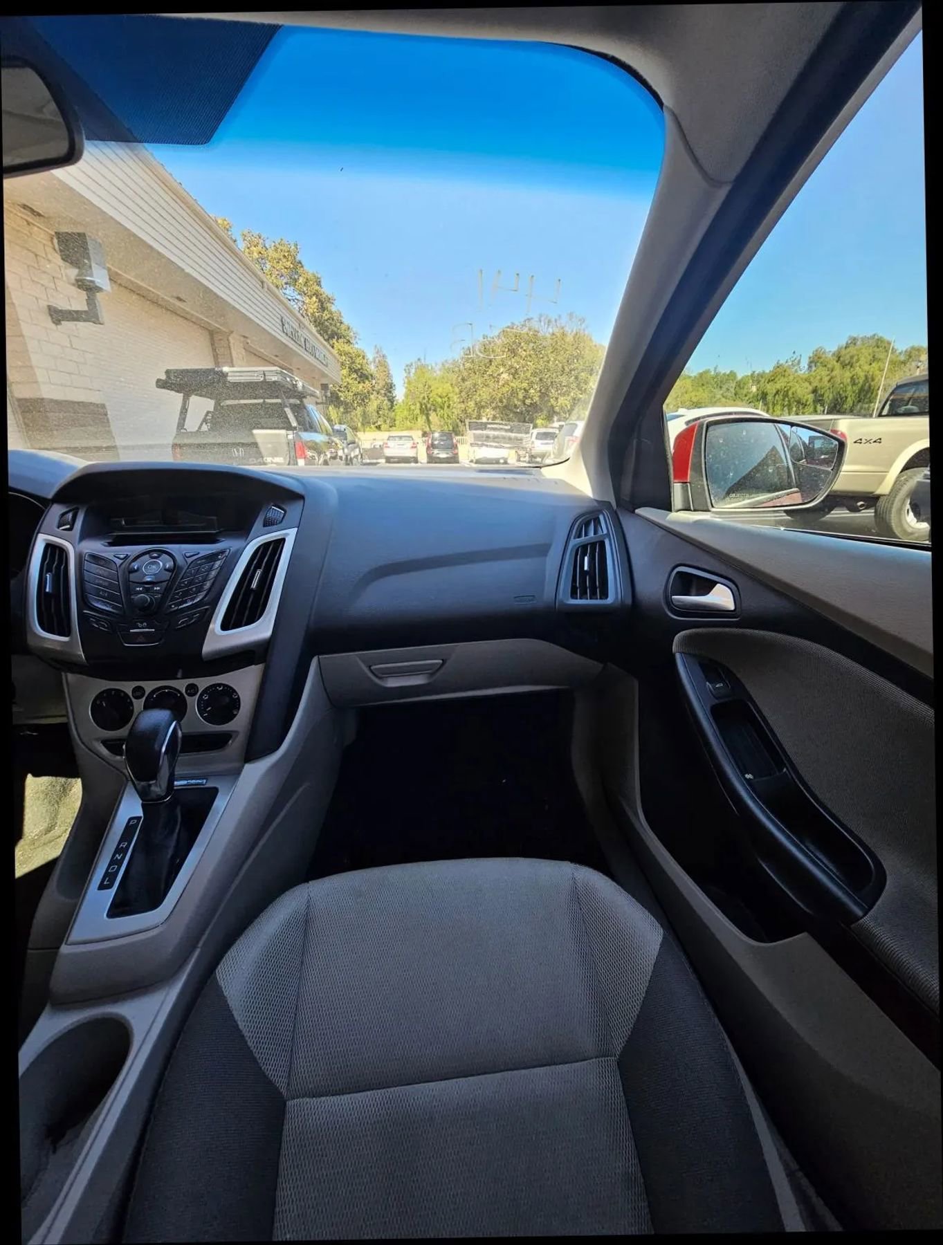 Used 2012 Ford Focus SE image 25