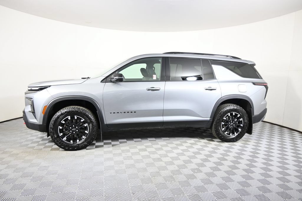 Used 2026 Chevrolet Traverse Z71 w/ LPO, Floor Liner Package AWD/4WD image 2