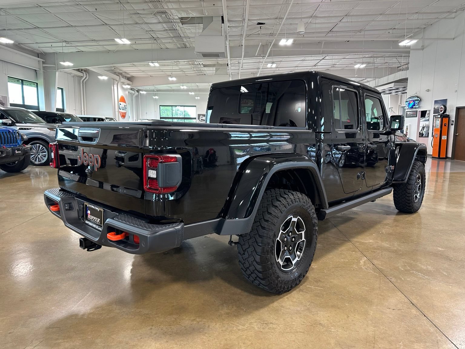 Used 2023 Jeep Gladiator Mojave w/ LED Lighting Group AWD/4WD image 8