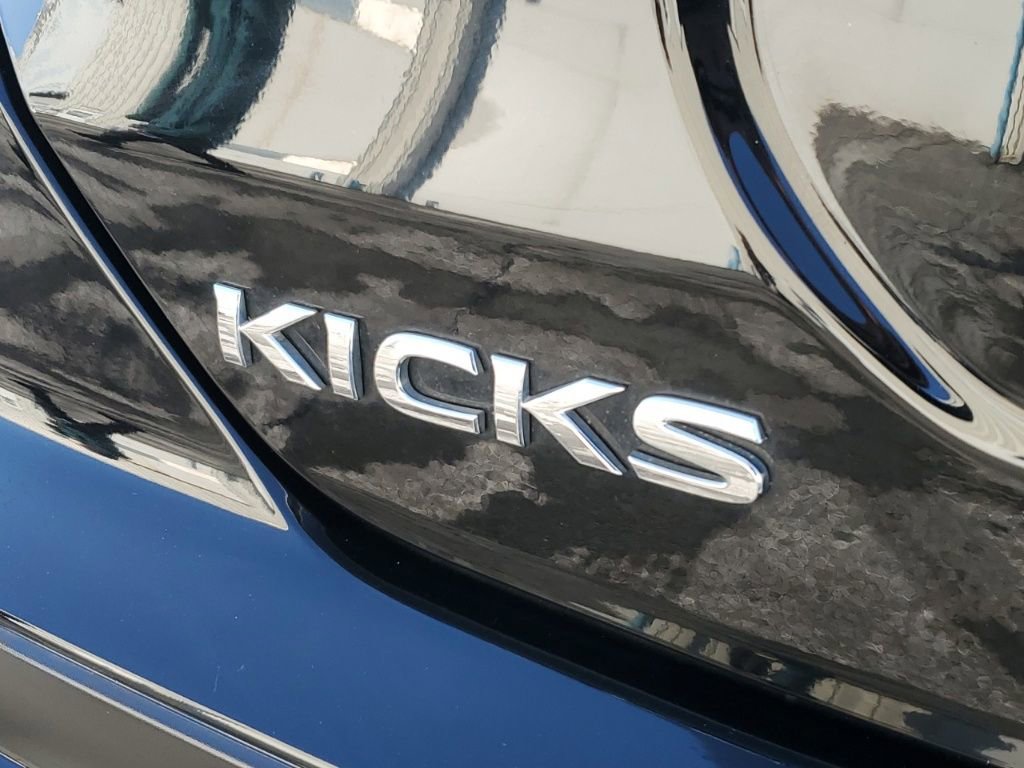 Used 2022 Nissan Kicks SV image 10