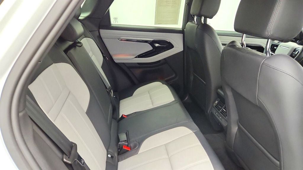 Used 2022 Land Rover Range Rover Evoque R-Dynamic S AWD/4WD image 22
