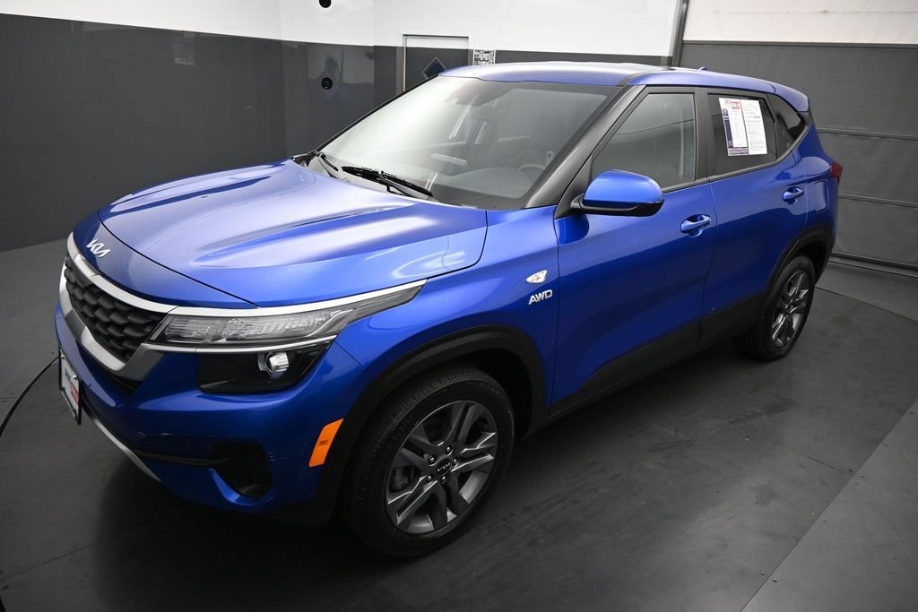 Used 2023 Kia Seltos LX AWD/4WD image 4
