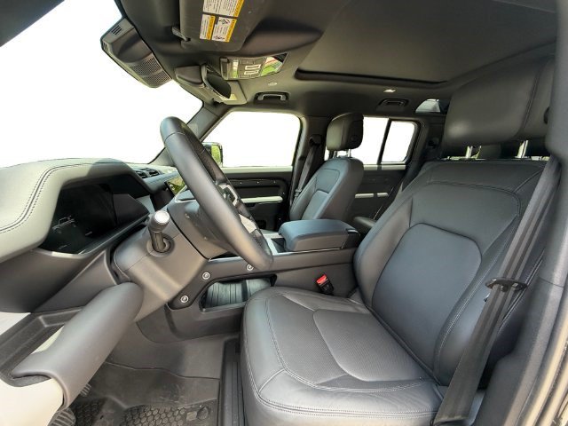 Certified 2026 Land Rover Defender 110 X-Dynamic SE AWD/4WD image 10
