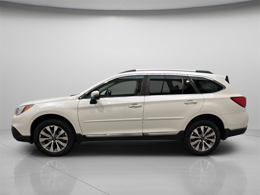 Used 2017 Subaru Outback 2.5i Touring image 2