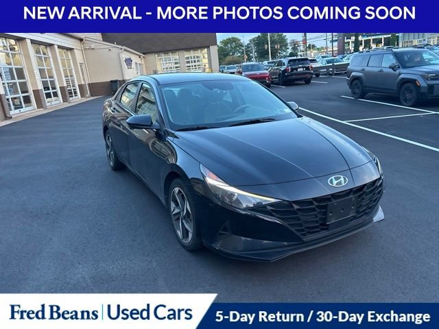 Used 2023 Hyundai Elantra SEL w/ Convenience Package FWD image 3