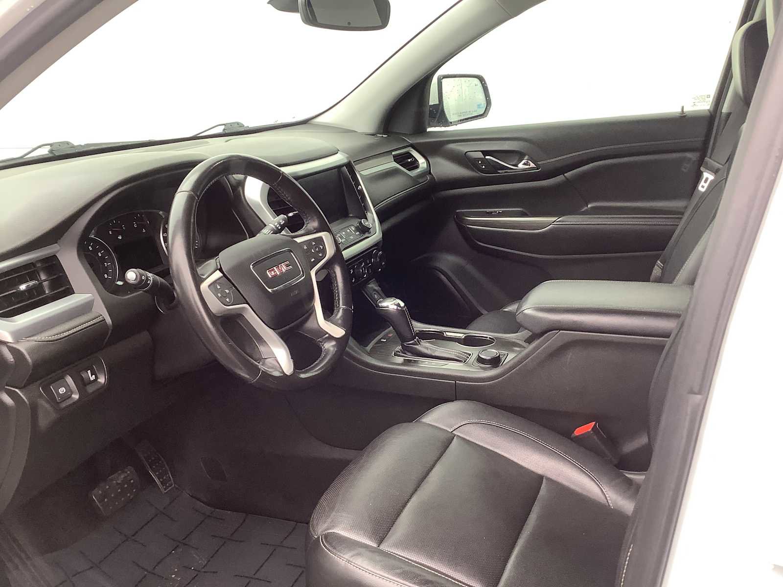 Used 2019 GMC Acadia SLT image 3