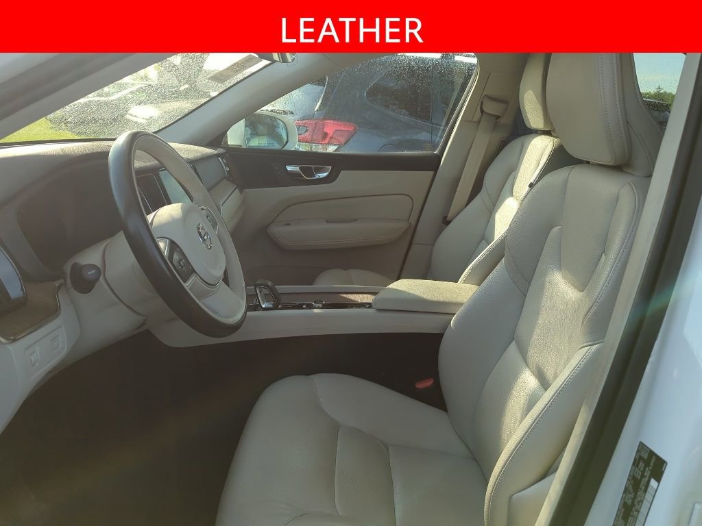 Used 2022 Volvo XC60 B5 Momentum AWD/4WD image 4