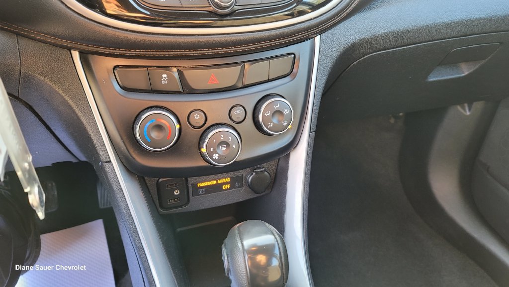 Used 2019 Chevrolet Trax LS FWD image 22