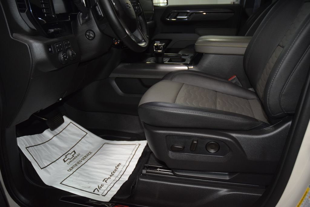 Used 2026 Chevrolet Silverado 1500 ZR2 AWD/4WD image 40
