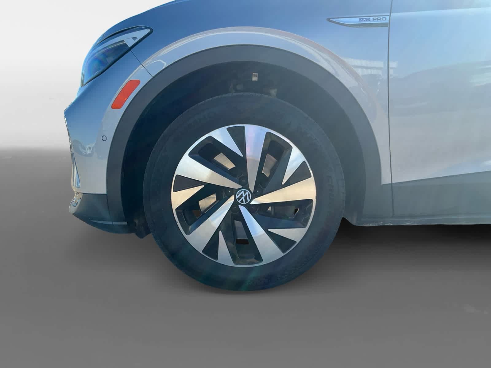 Used 2023 Volkswagen ID.4 Pro AWD/4WD image 14