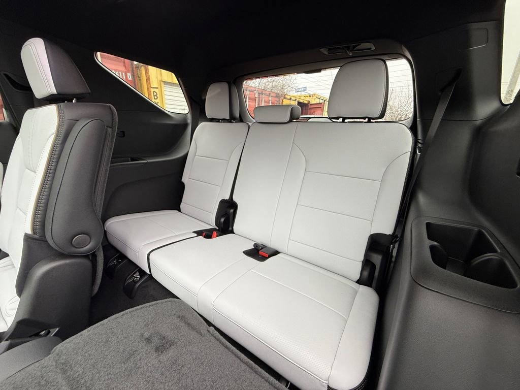 New 2026 Chevrolet Traverse High Country image 26