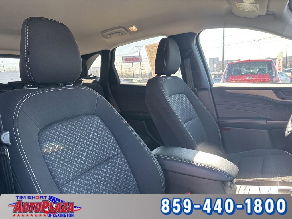 Used 2025 Ford Escape Active AWD/4WD image 37