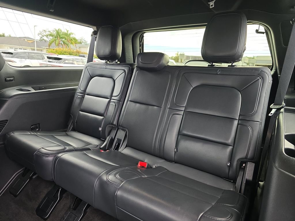 Used 2023 Lincoln Navigator L Reserve image 9