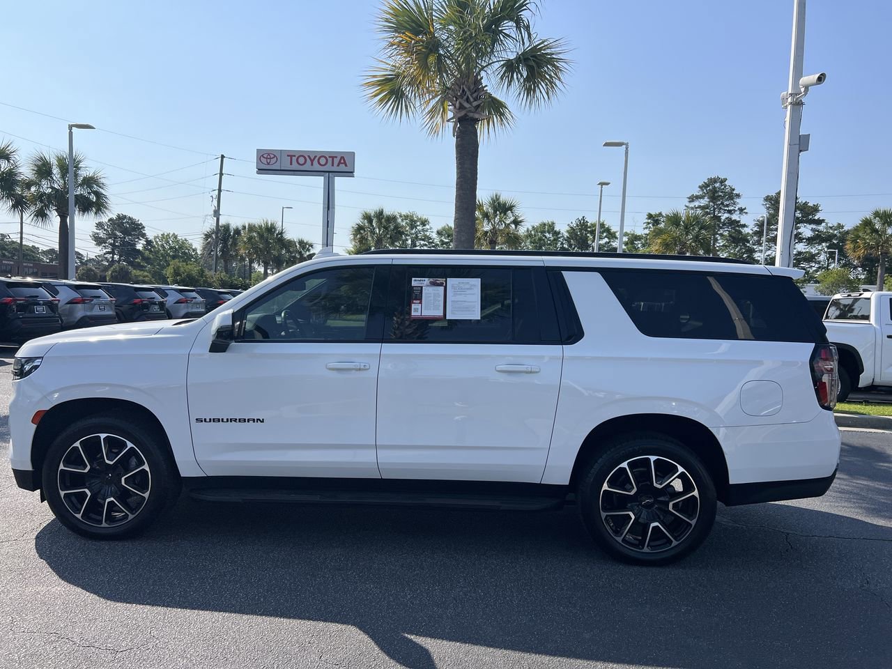 Used 2021 Chevrolet Suburban RST w/ Luxury Package AWD/4WD image 7