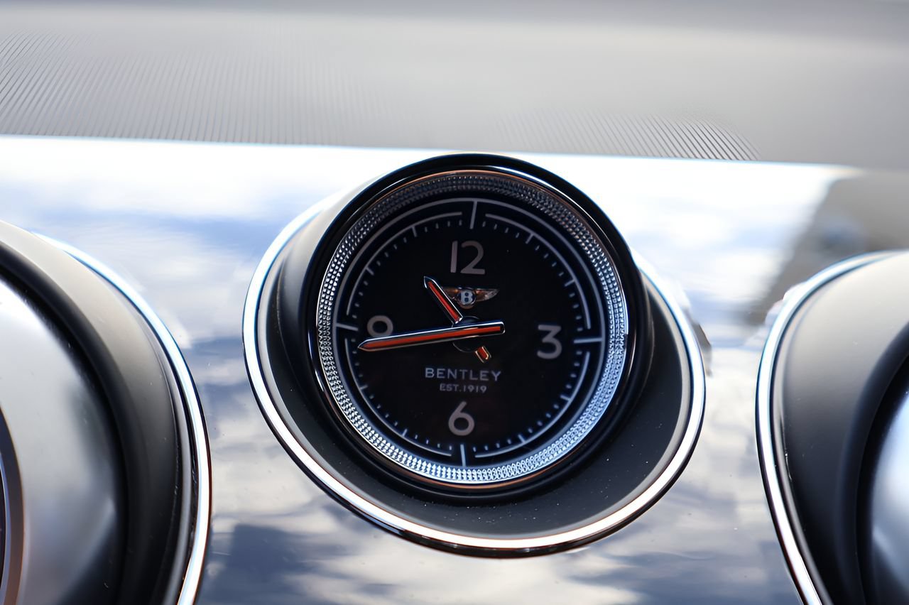 Used 2020 Bentley Bentayga AWD/4WD image 27