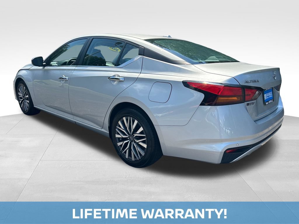 Used 2025 Nissan Altima 2.5 SV FWD image 4