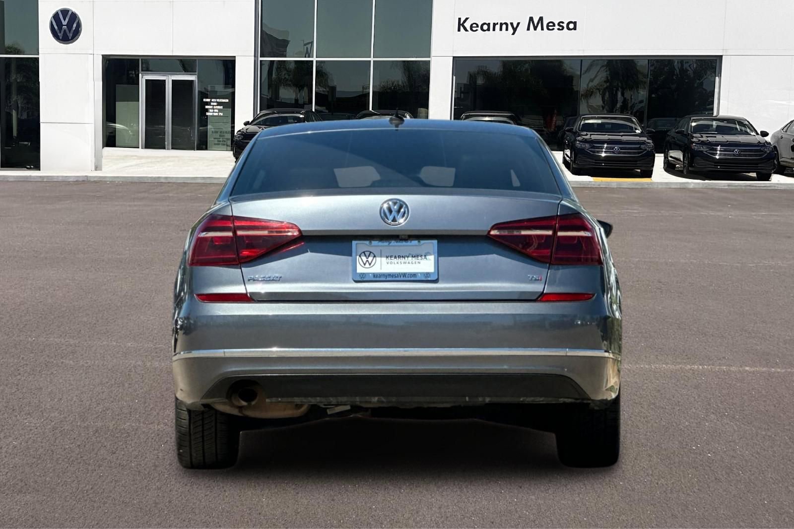 Used 2019 Volkswagen Passat 2.0T Wolfsburg image 5