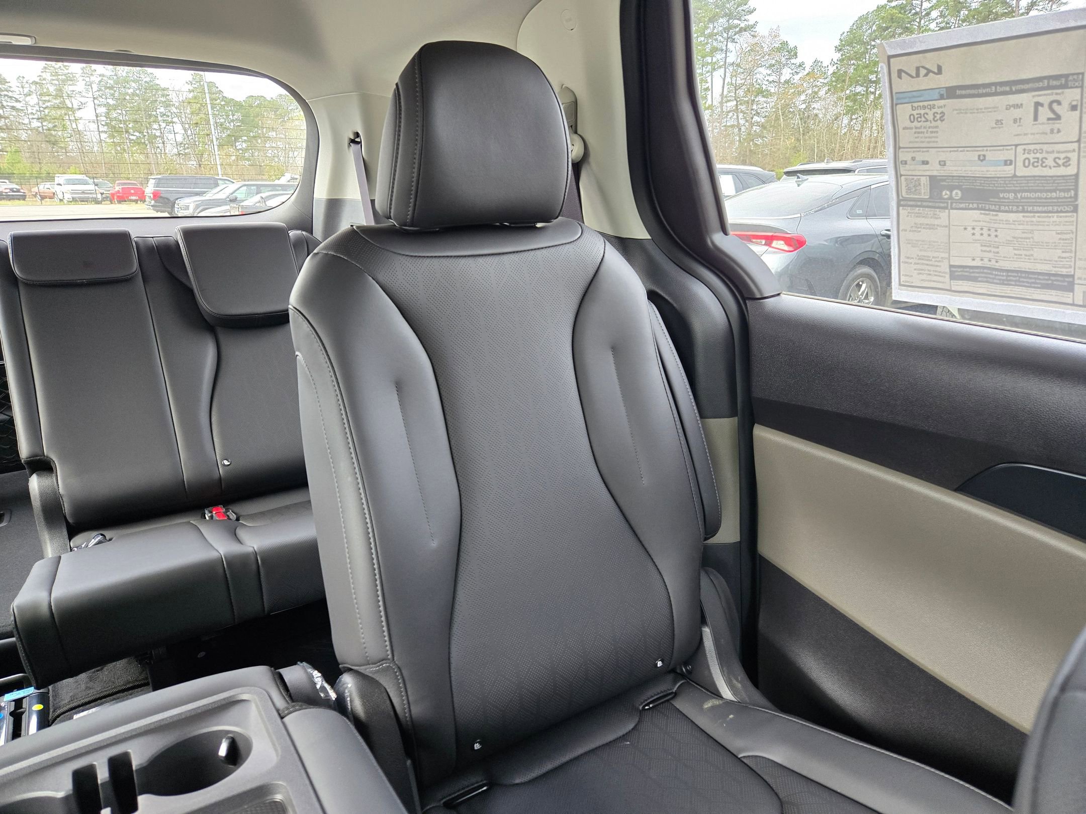 New 2026 Kia Carnival FWD image 14