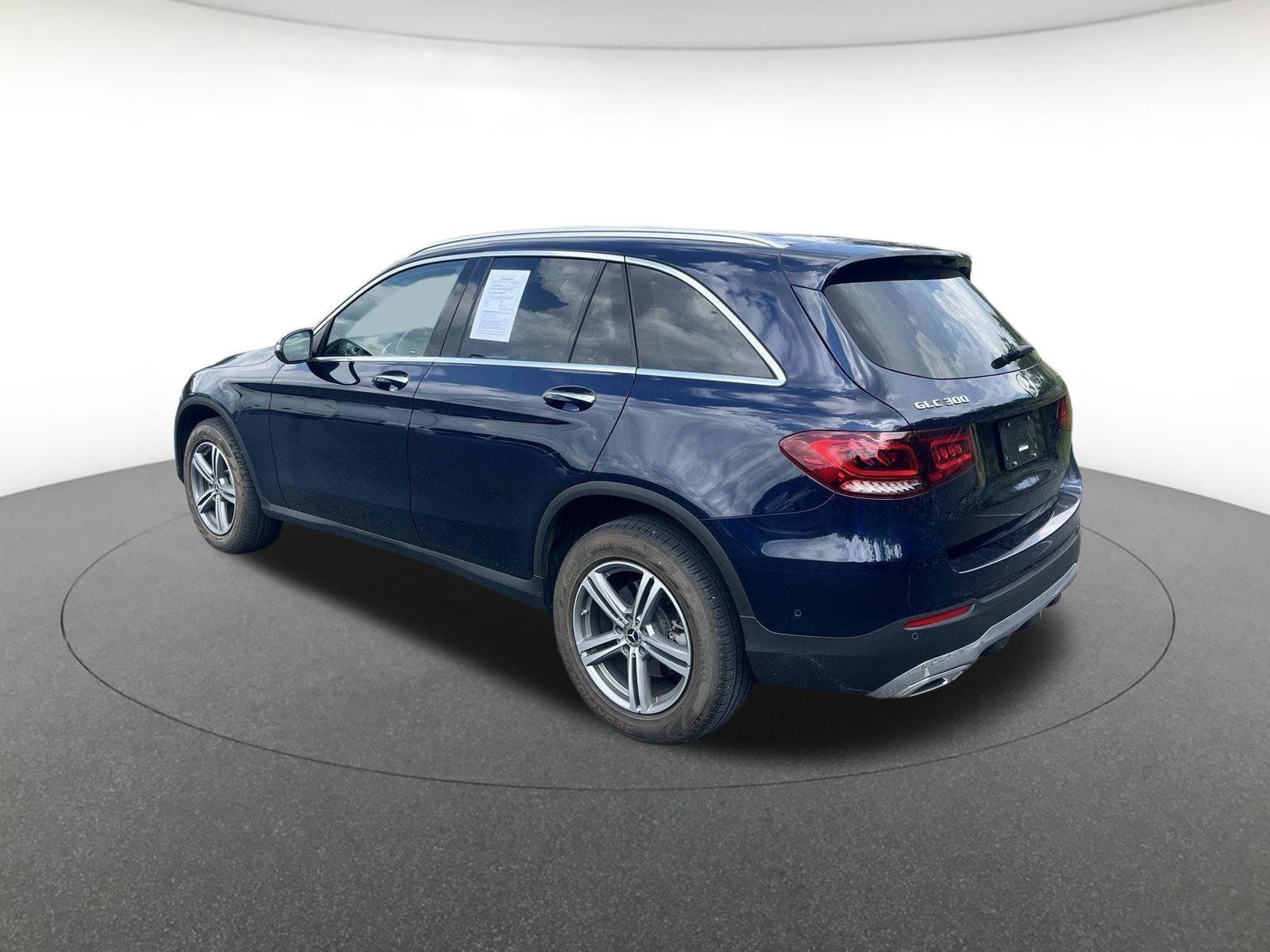 Used 2021 Mercedes-Benz GLC 300 4MATIC image 5