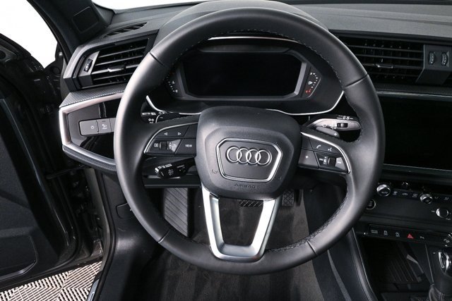 New 2025 Audi Q3 2.0T Premium image 8